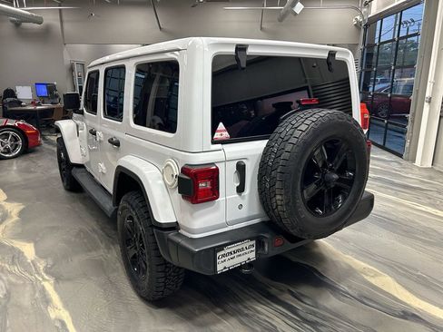 Used 2018 Jeep Wrangler Unlimited Sahara AWD/4WD image 30
