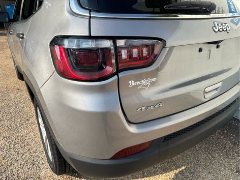 Used 2023 Jeep Compass Sport AWD/4WD image 17
