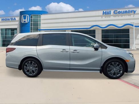 New 2026 Honda Odyssey Touring image 6