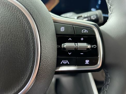 New 2026 Kia Carnival EX image 17