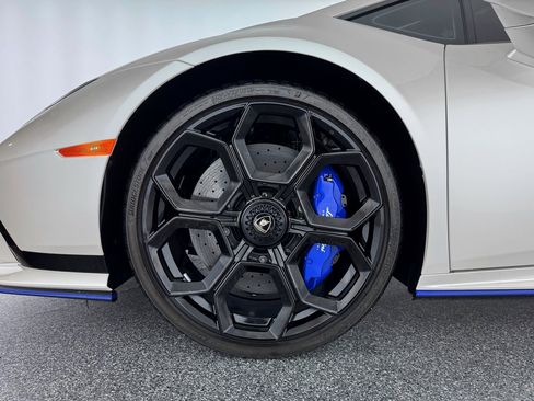 Used 2023 Lamborghini Huracan Tecnica image 33