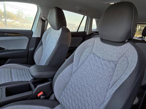 New 2026 Volkswagen Tiguan S FWD image 19