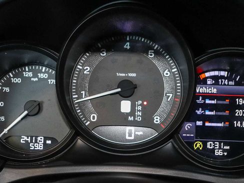 Used 2023 Porsche Macan image 39