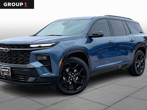 Used 2024 Chevrolet Traverse RS image 1