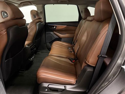 Used 2024 Acura MDX SH-AWD w/ Technology Package image 17