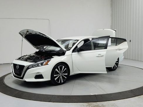 Used 2022 Nissan Altima 2.5 SR image 11