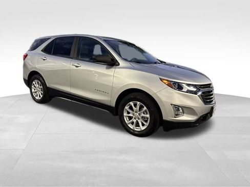 Used 2021 Chevrolet Equinox LS w/ LS Convenience Package image 7