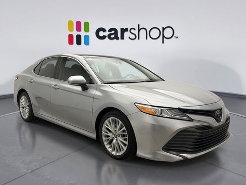 Used 2019 Toyota Camry XLE FWD image 7
