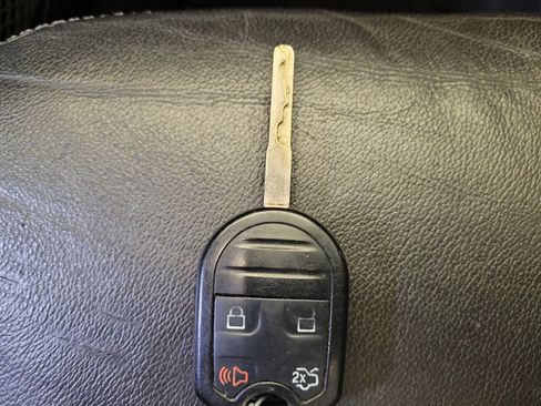 Used 2018 Ford Escape SEL AWD/4WD image 32