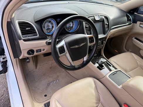 Used 2012 Chrysler 300 Limited image 12