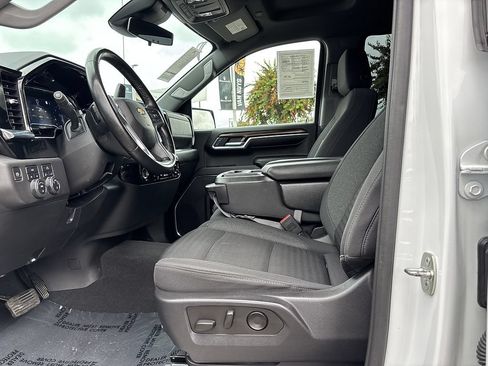 Used 2023 Chevrolet Silverado 1500 LT AWD/4WD image 14
