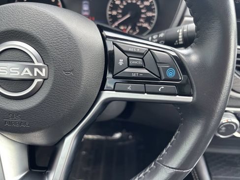 Used 2024 Nissan Altima 2.5 SV w/ SV Premium Package FWD image 12