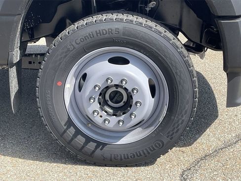 New 2024 Ford F550 4x4 Regular Cab Super Duty image 9