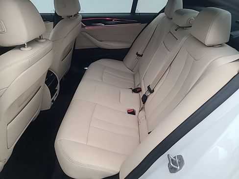 Used 2020 BMW 530i RWD image 18