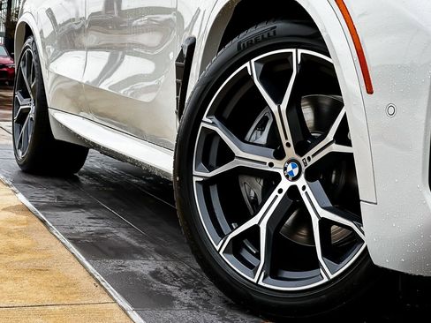 New 2026 BMW X5 xDrive50e w/ M Sport Package image 2