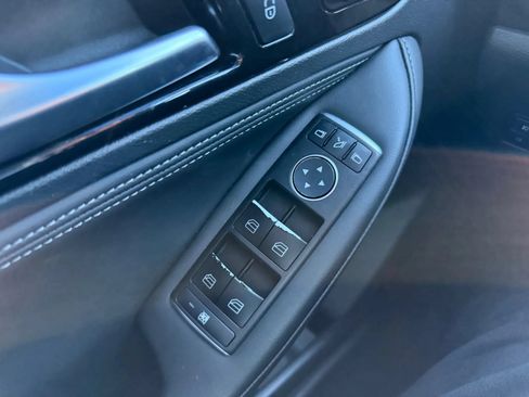 Used 2018 INFINITI QX30 Premium w/ Navigation Package AWD/4WD image 29