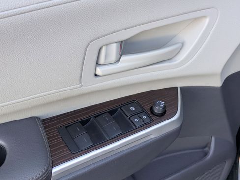 Used 2024 Toyota Sienna LE image 10