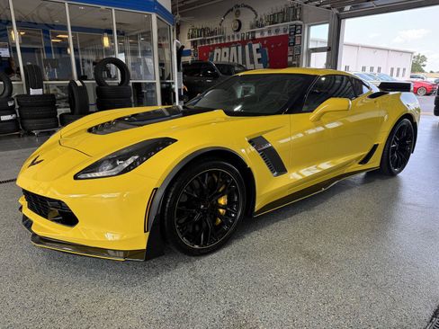 Used 2016 Chevrolet Corvette Z06 w/ 3LZ Preferred Equipment Group RWD image 4