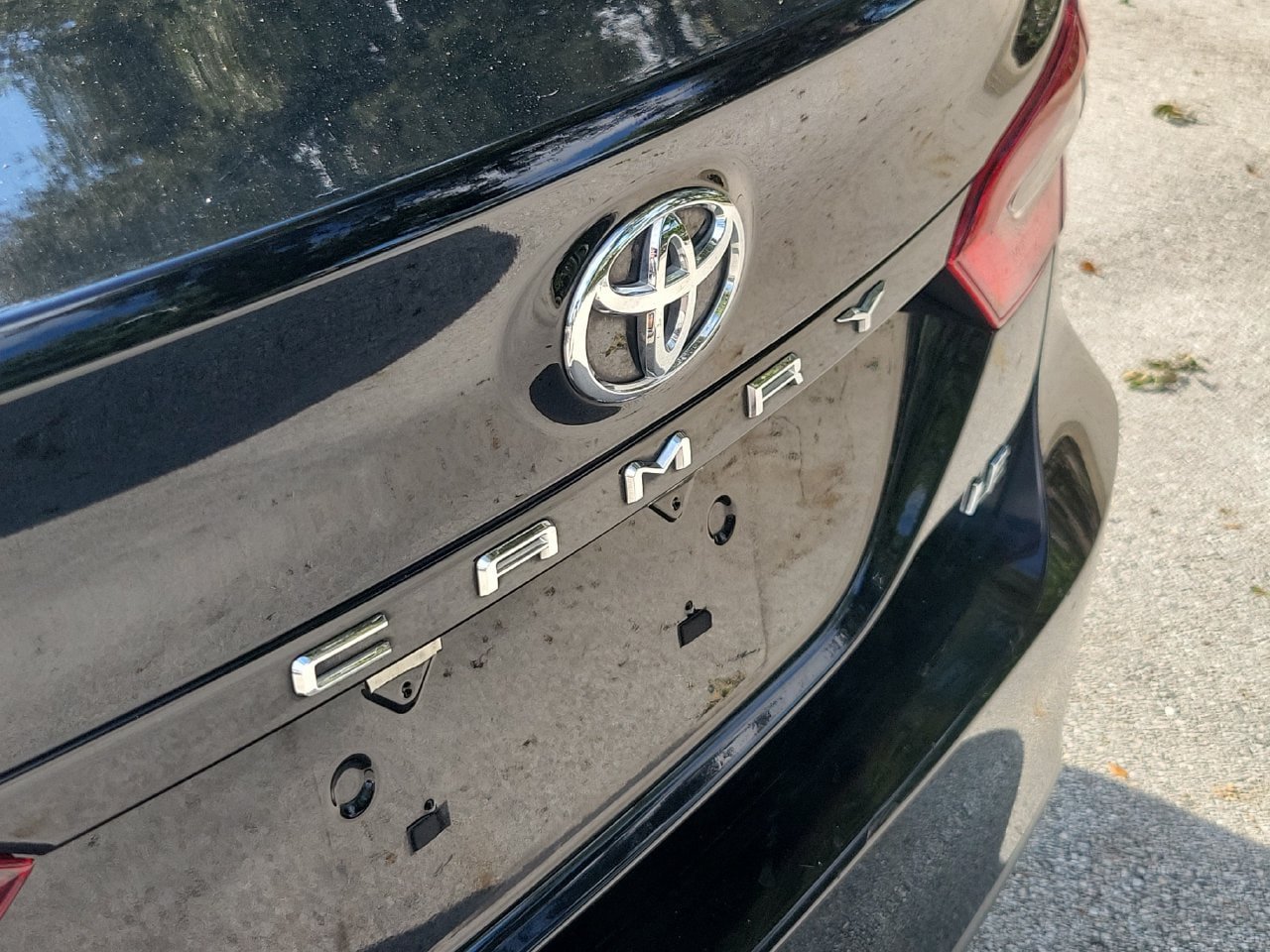 Used 2021 Toyota Camry LE FWD image 6