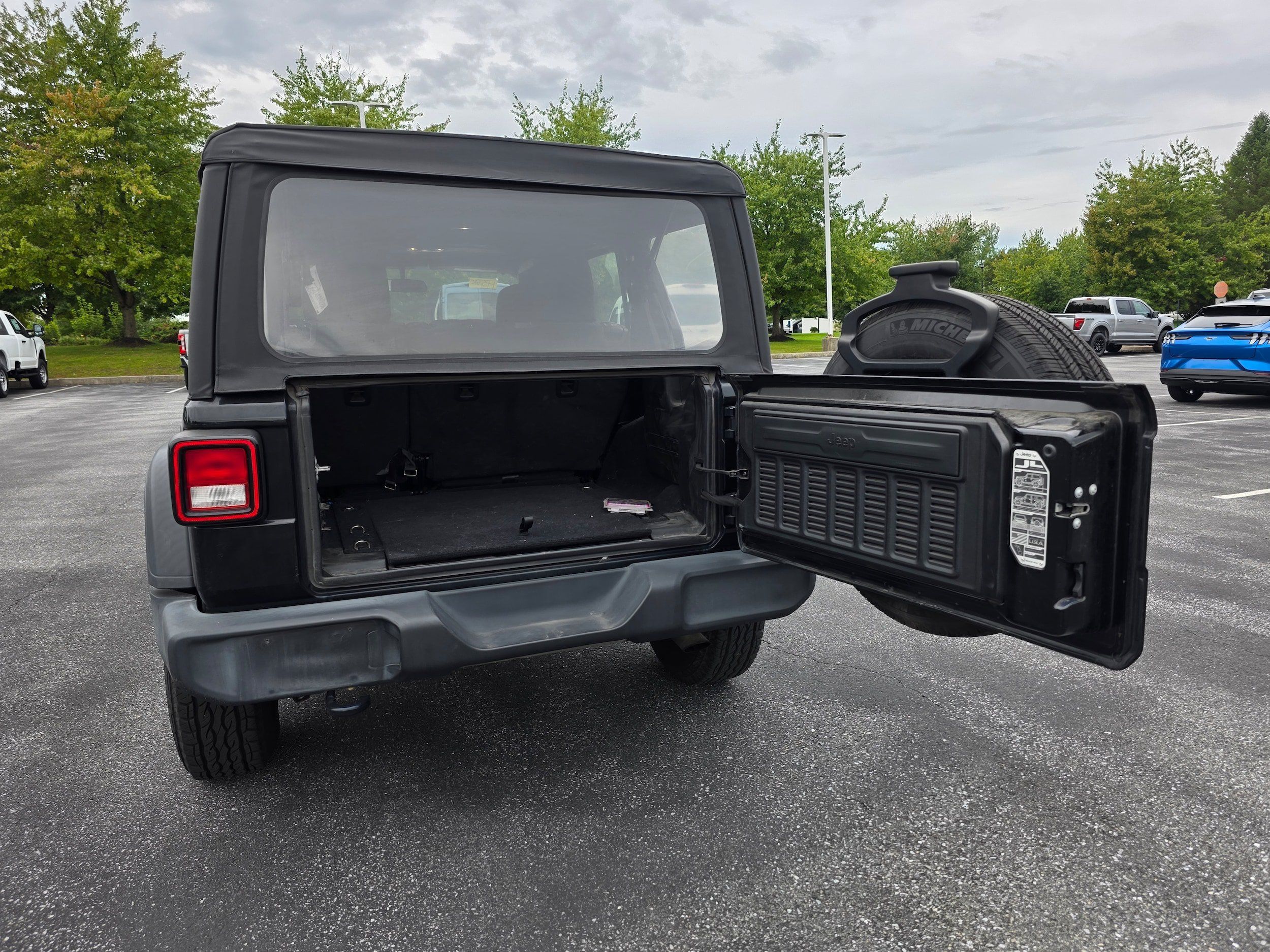 Used 2020 Jeep Wrangler Unlimited Sport AWD/4WD image 9