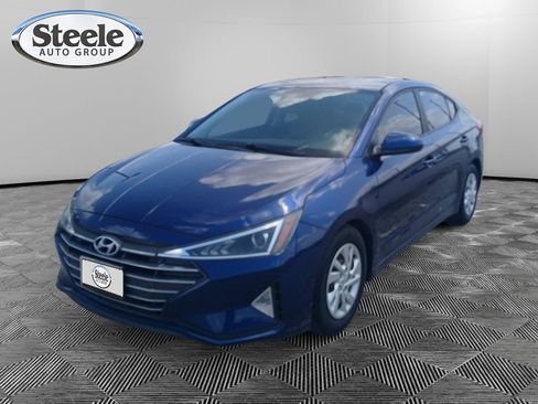 Used 2019 Hyundai Elantra SE FWD image 1