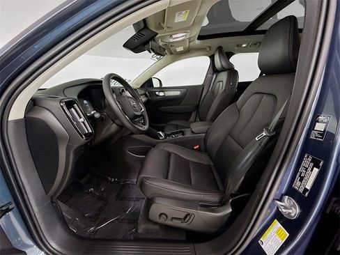 Certified 2026 Volvo XC40 B5 Plus w/ Protection Package image 21