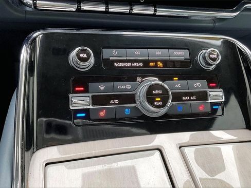 Used 2020 Lincoln Navigator L Black Label w/ Cargo Convenience Package image 32