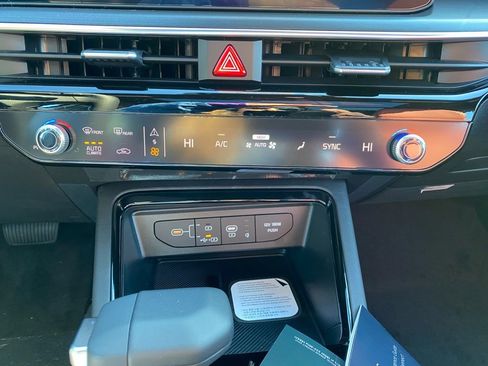 Used 2025 Toyota Tacoma TRD Off-Road image 19