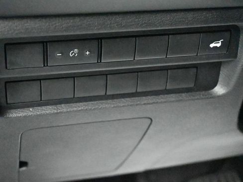 Used 2024 Mitsubishi Outlander SE image 27