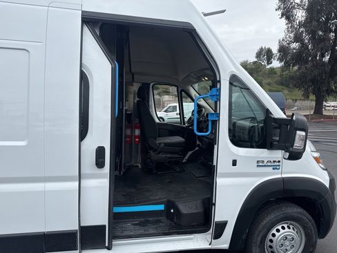 Used 2024 RAM ProMaster 3500 w/ Delivery Van Package image 13