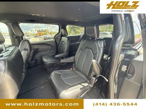 Used 2024 Chrysler Pacifica Touring-L w/ S Appearance Package FWD image 24