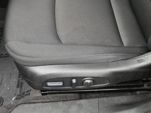 Used 2025 Chevrolet Malibu LT FWD image 16