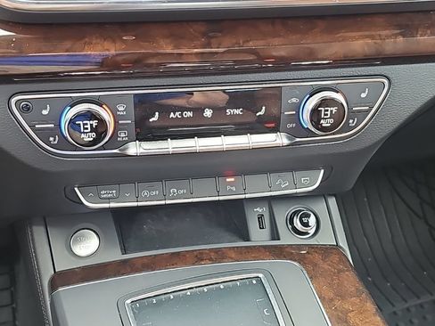 Used 2018 Audi Q5 Prestige w/ Prestige Package AWD/4WD image 7
