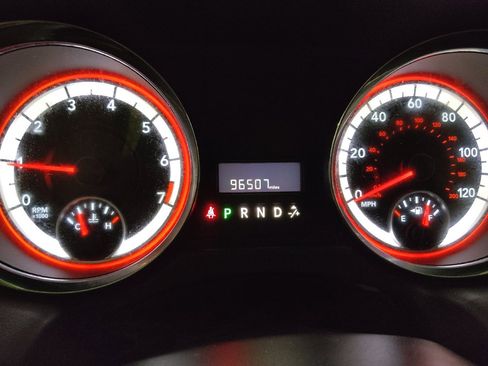 Used 2018 Dodge Grand Caravan SE w/ UConnect Hands-Free Group FWD image 23