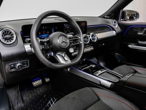 Used 2024 Mercedes-Benz GLB 35 AMG 4MATIC image 3