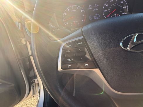 Used 2019 Hyundai Accent SE image 18