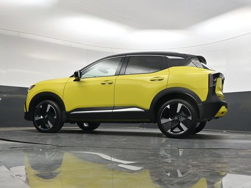 Used 2025 Nissan Kicks SR w/ SR Premium Package FWD image 47