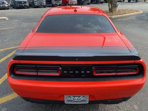 Used 2018 Dodge Challenger R/T Scat Pack RWD image 5