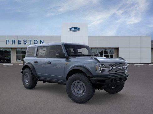 New 2025 Ford Bronco Badlands image 7