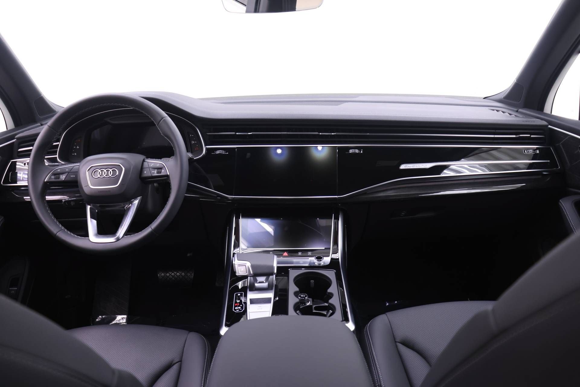 Certified 2026 Audi Q7 2.0T Premium Plus w/ Premium Plus Package AWD/4WD image 8