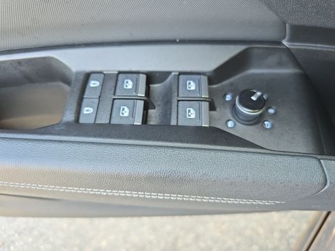Used 2023 Audi Q4 e-tron Premium Plus w/ Premium Plus RWD image 25
