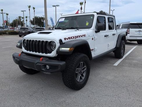 Used 2024 Jeep Gladiator Mojave w/ Technology Group AWD/4WD image 8