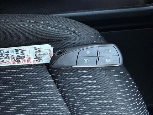 New 2026 Chevrolet Equinox LT image 32