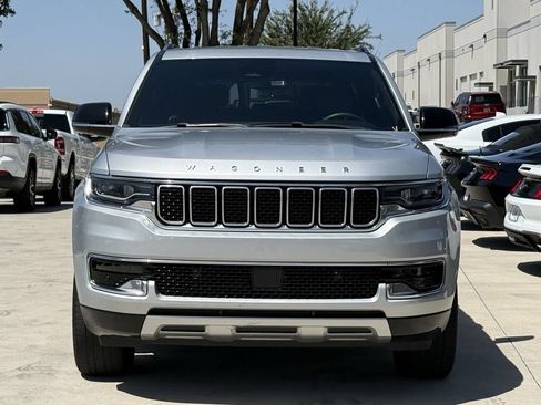 Used 2024 Jeep Wagoneer Series II w/ Flexible Seating Group RWD image 7