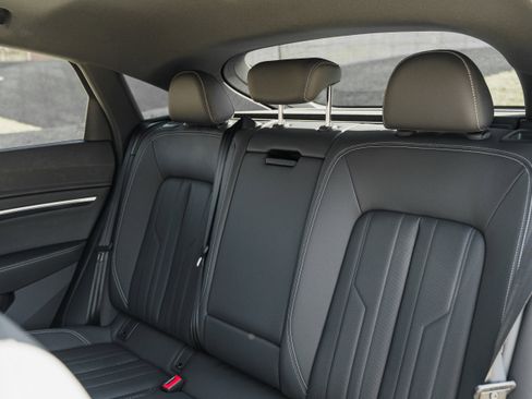 Certified 2024 Audi Q8 e-tron Premium Plus w/ Premium Plus Package image 25