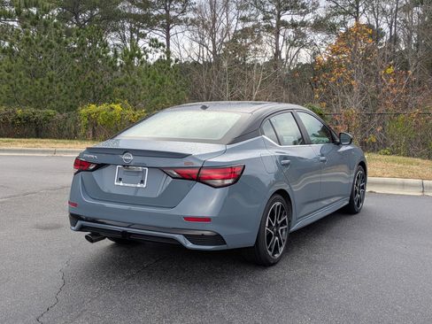 Used 2024 Nissan Sentra SR w/ SR Premium Package image 5