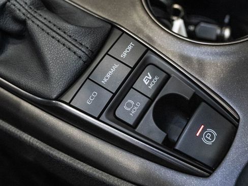 Used 2024 Toyota Camry SE w/ Cold Weather Package image 25