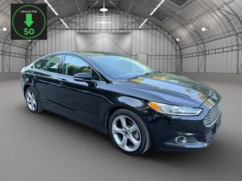 Used 2016 Ford Fusion SE FWD image 3