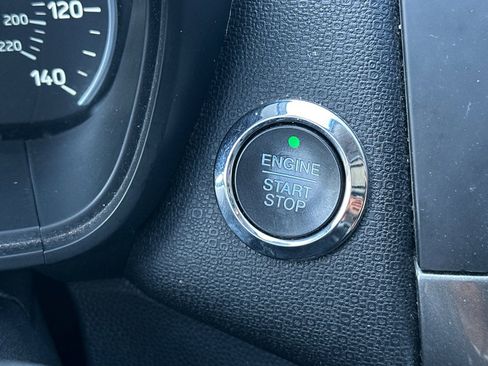 Used 2018 Ford EcoSport SE w/ SE Convenience Package image 24