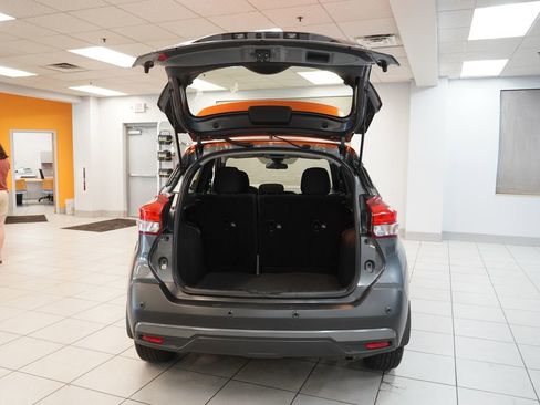 Used 2020 Nissan Kicks SR FWD image 9